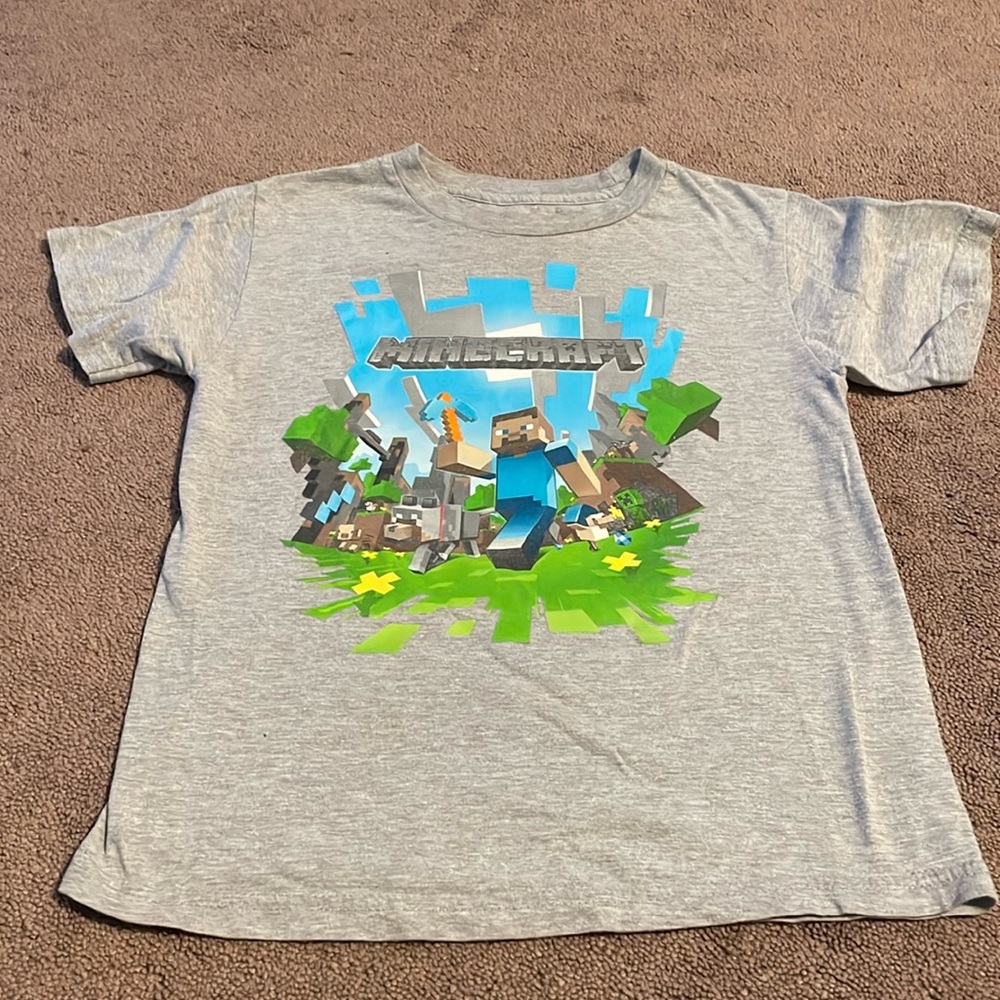 Mojang Minecraft kids t-shirt. Size S. Grey.